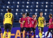 米兰体育-江苏足球俱乐部遭遇连败，球队面临压力