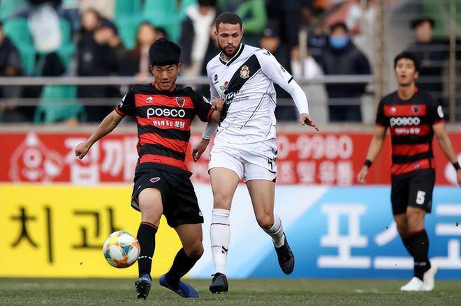 包含鹿岛鹿角遭遇惊心动魄胜利，跻身亚冠淘汰赛的词条