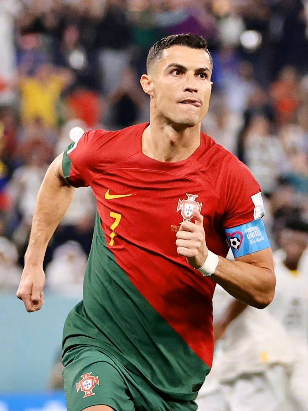 关于葡萄牙队决心战胜西班牙队，向南美杯冠军发起冲击的信息