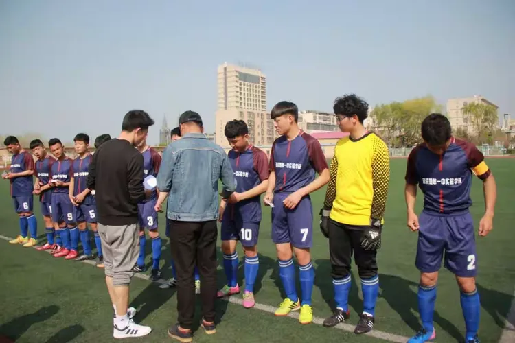 非洲传奇选手斩获桂冠，写下传奇一笔