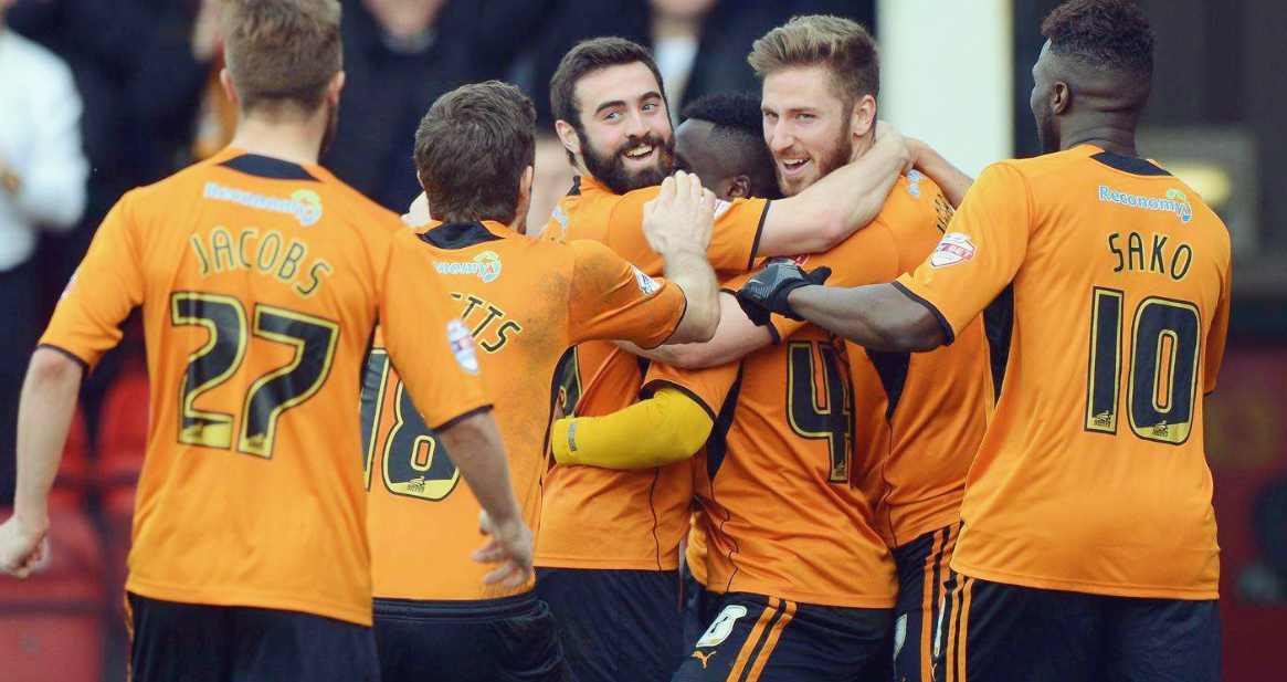 狼队主场愈战愈勇，携手征服对手