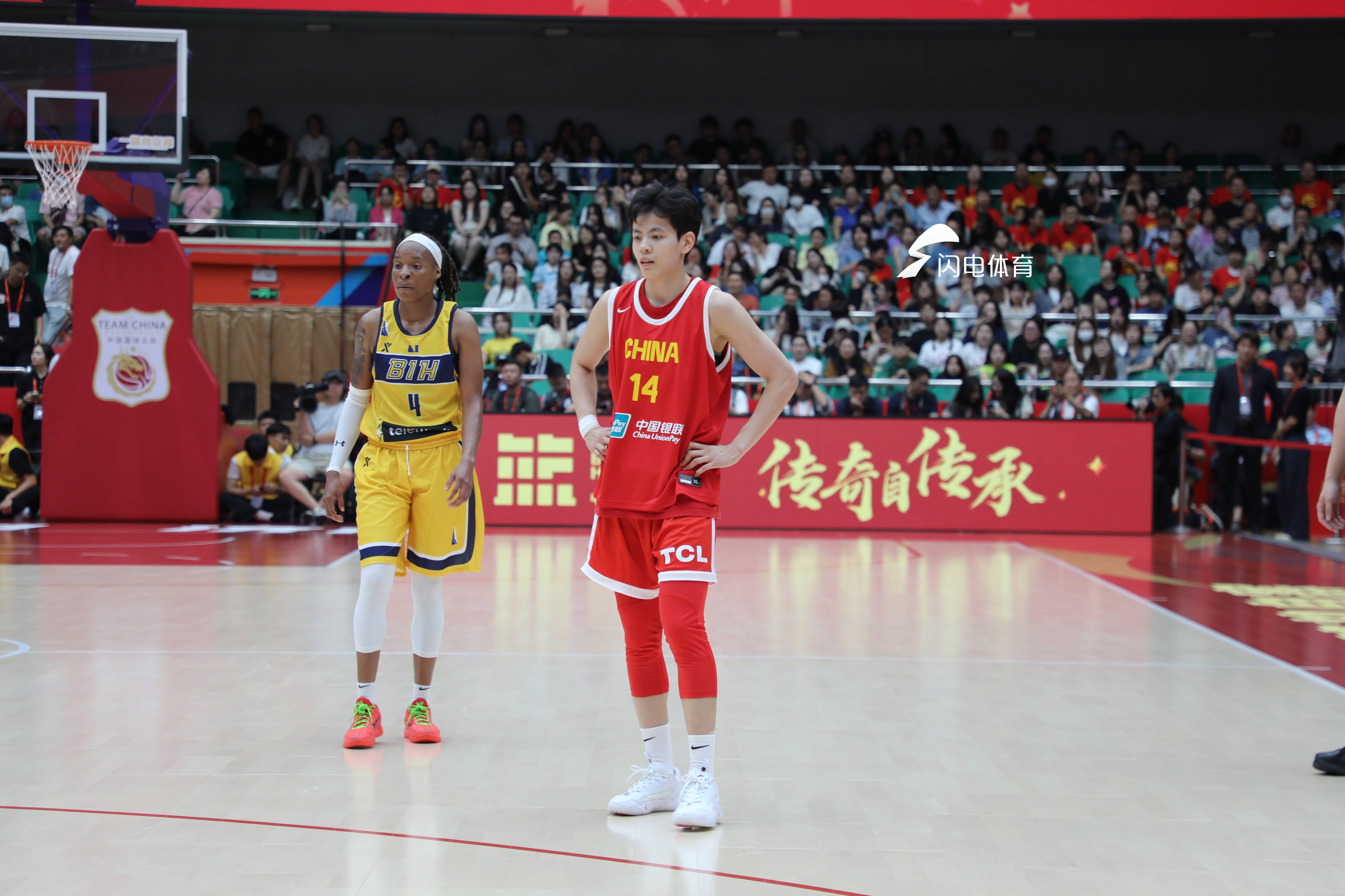 关于体育盛宴热闹上演，运动员们兢兢业业的信息