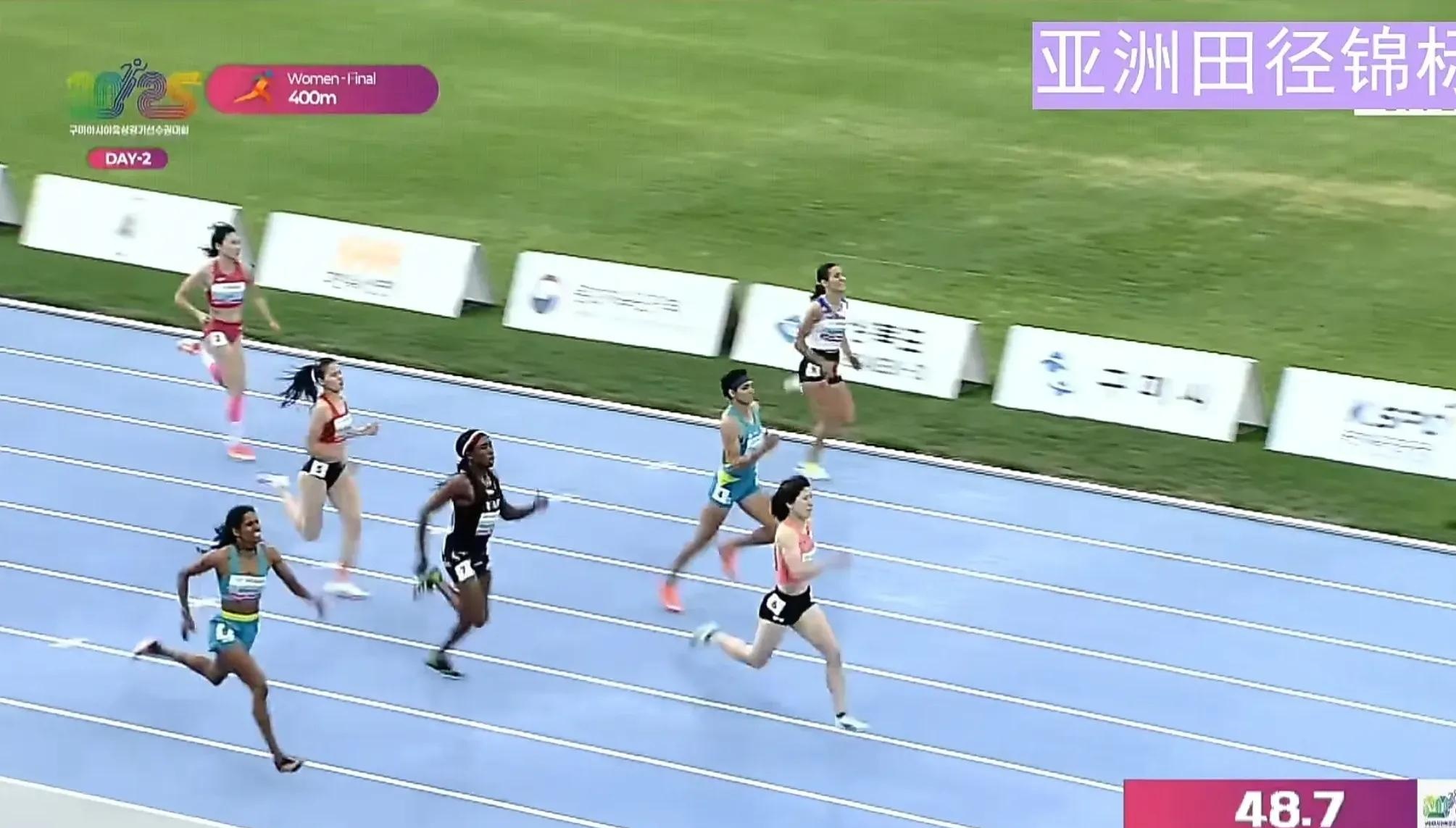 田径比赛选手集体突破个人最佳成绩