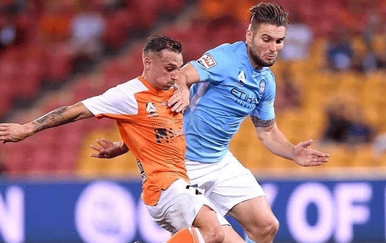 澳大利亚足球联赛布里斯班狮吼队加强防线训练的简单介绍