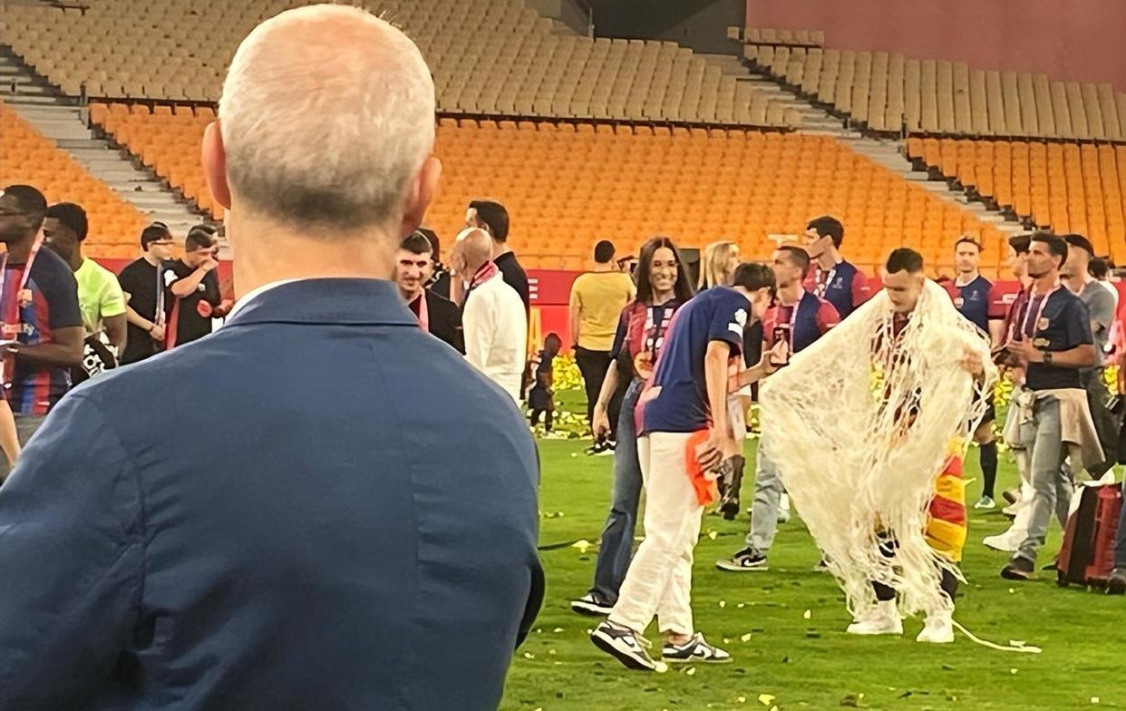 曼城客场战胜巴萨，创造历史晋级半决赛的简单介绍