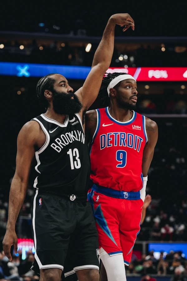 活塞险胜奇才，格兰特贡献25分