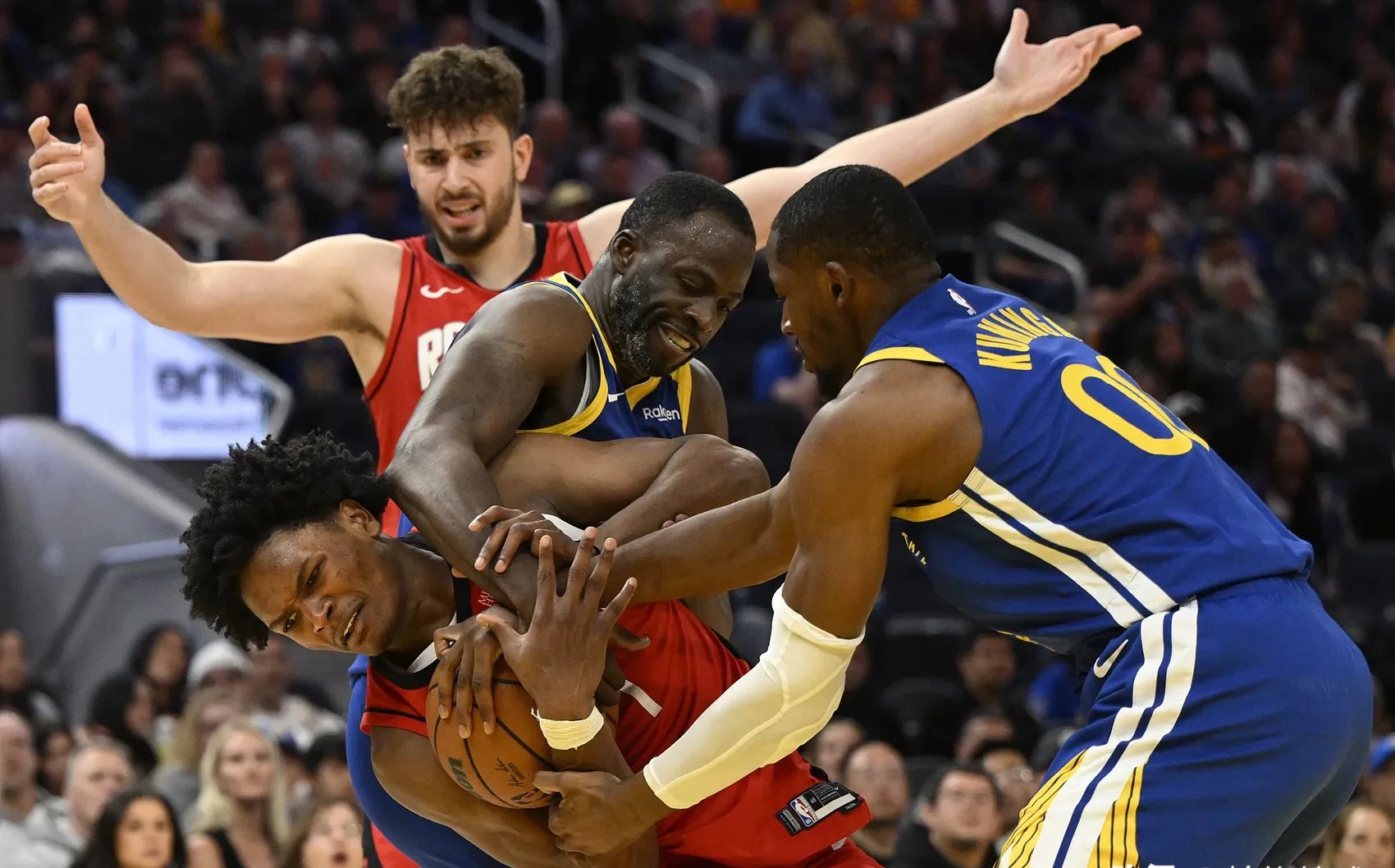 火箭主场力克黄蜂继续追赶