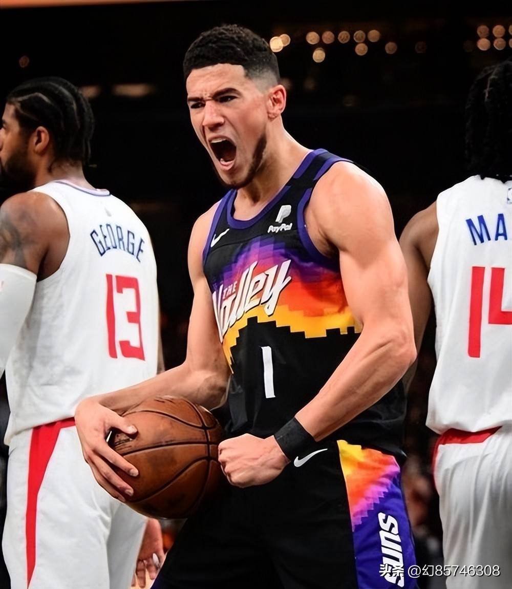 爵士逆转太阳，取得三连胜