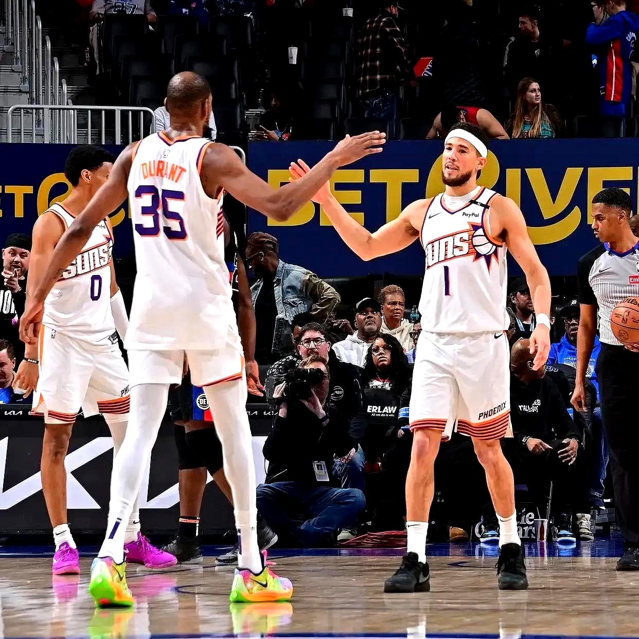 太阳击败独行侠，取得好局